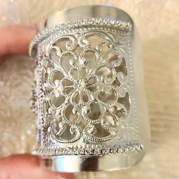 NWOT Crystal Accented Cuff Bracelet - Picture 2 of 5